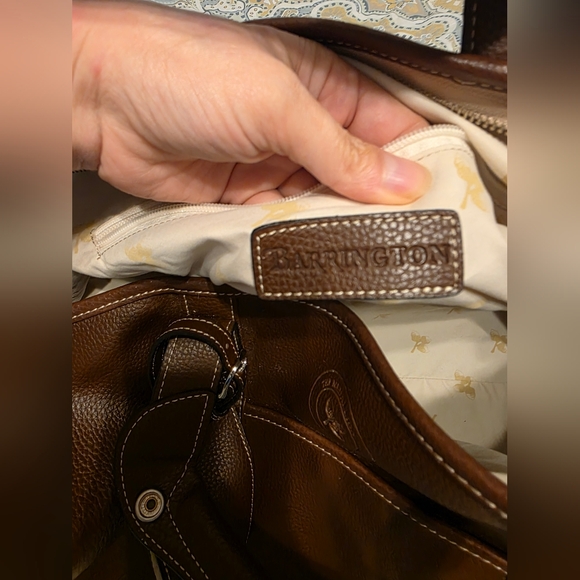 Barrington Elegant Brown Leather Travel Duffle Bag - Picture 3 of 4